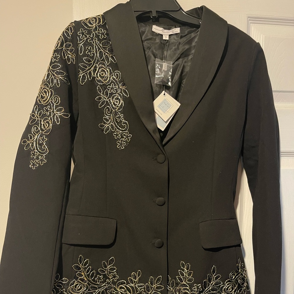 Blazer - Picture 3 of 4
